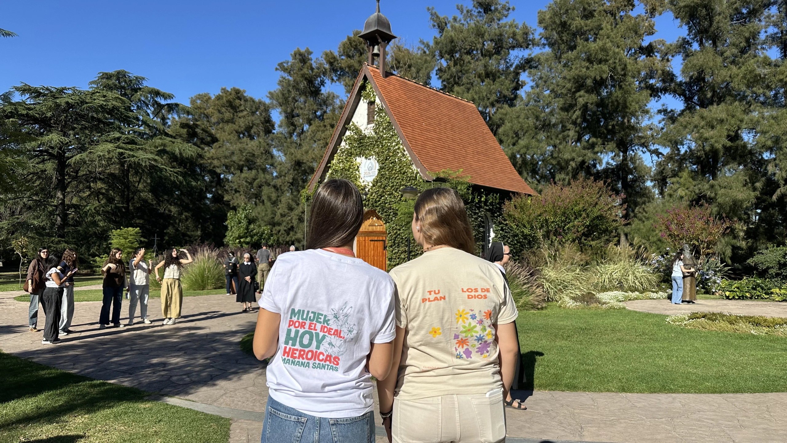 Juventud Femenina - Inicio - JF junto al santuario